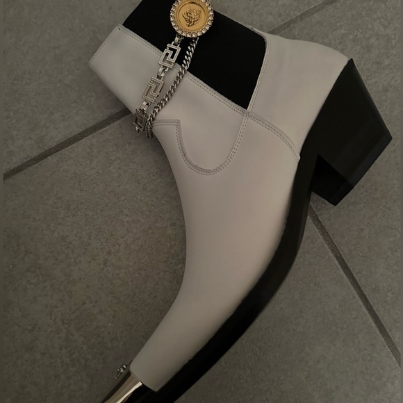 Versace UNISEX Western ankle boots NEW (AUTHENTIC) - Picture 2 of 16
